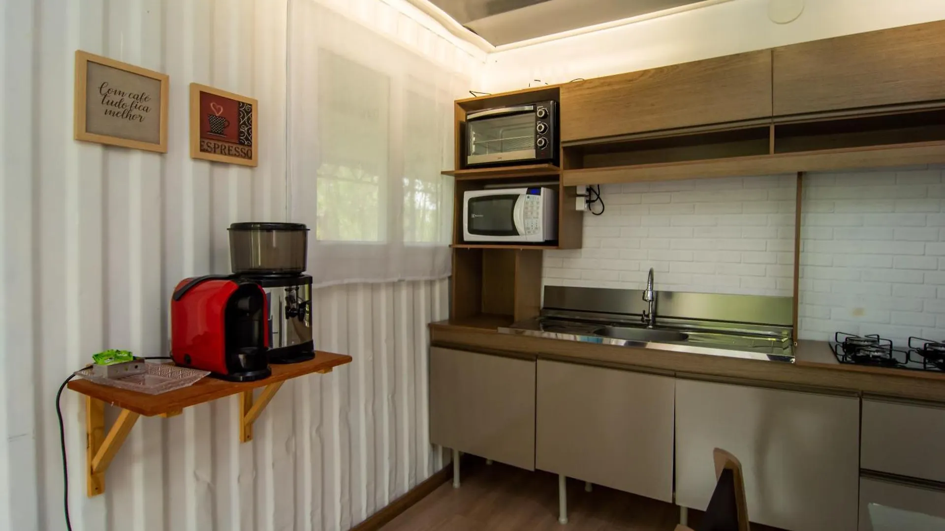 Casa Container Mágica no Campeche, 15 minutos da praia Florianópolis Casa de Férias