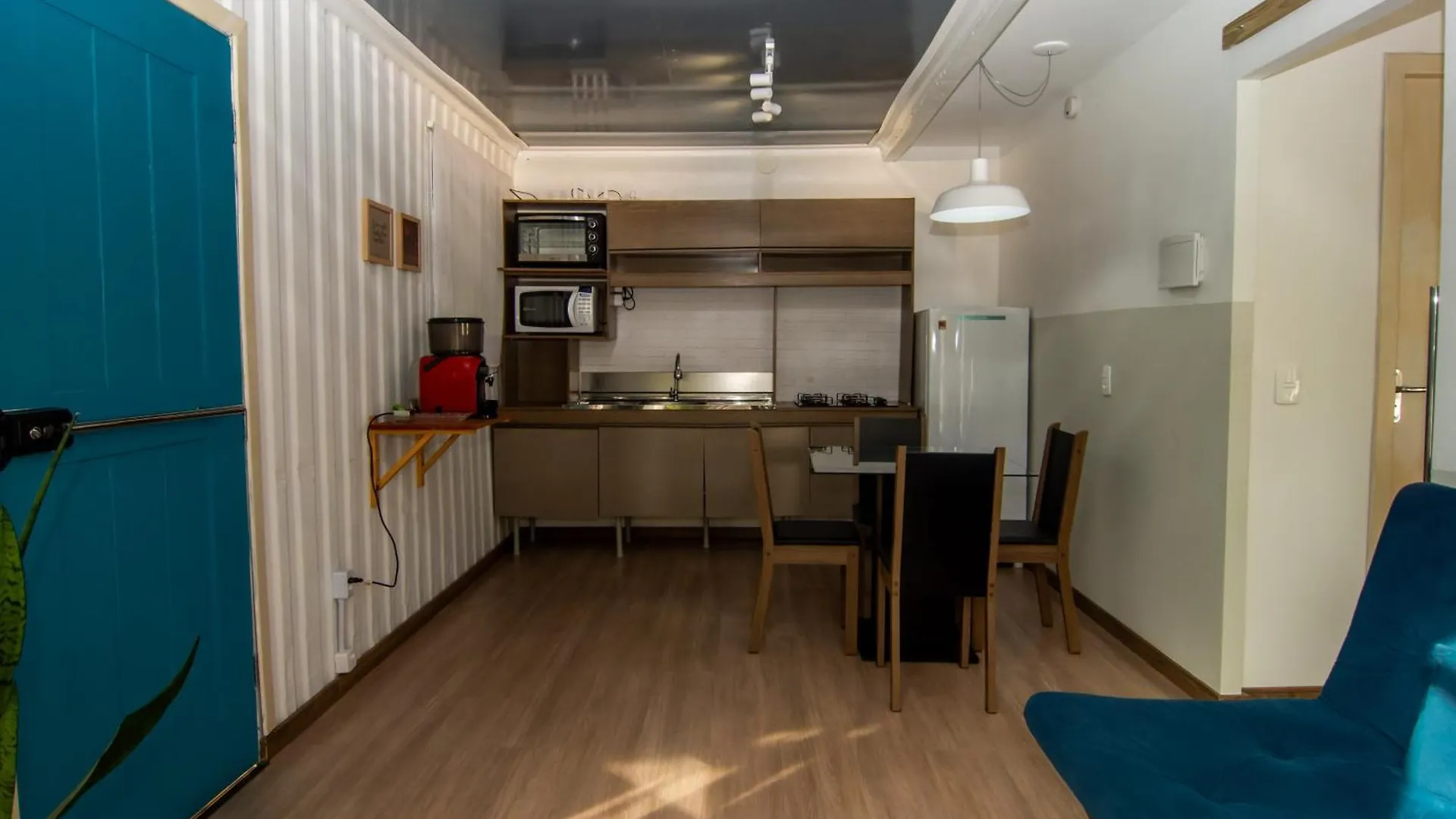 Casa de Férias Casa Container Mágica no Campeche, 15 minutos da praia Florianópolis